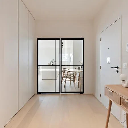 Jobe Hollidays Apartment
