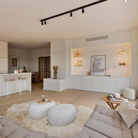 Jobe Hollidays Apartment